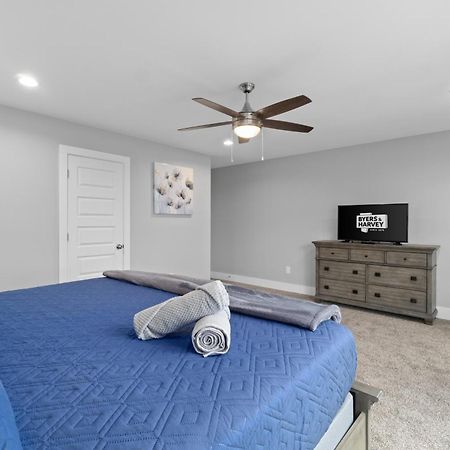 Rebecca'S Downtown Luxury Living Villa Clarksville Buitenkant foto