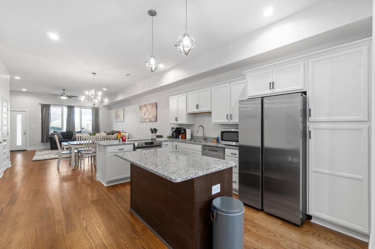 Rebecca'S Downtown Luxury Living Villa Clarksville Buitenkant foto